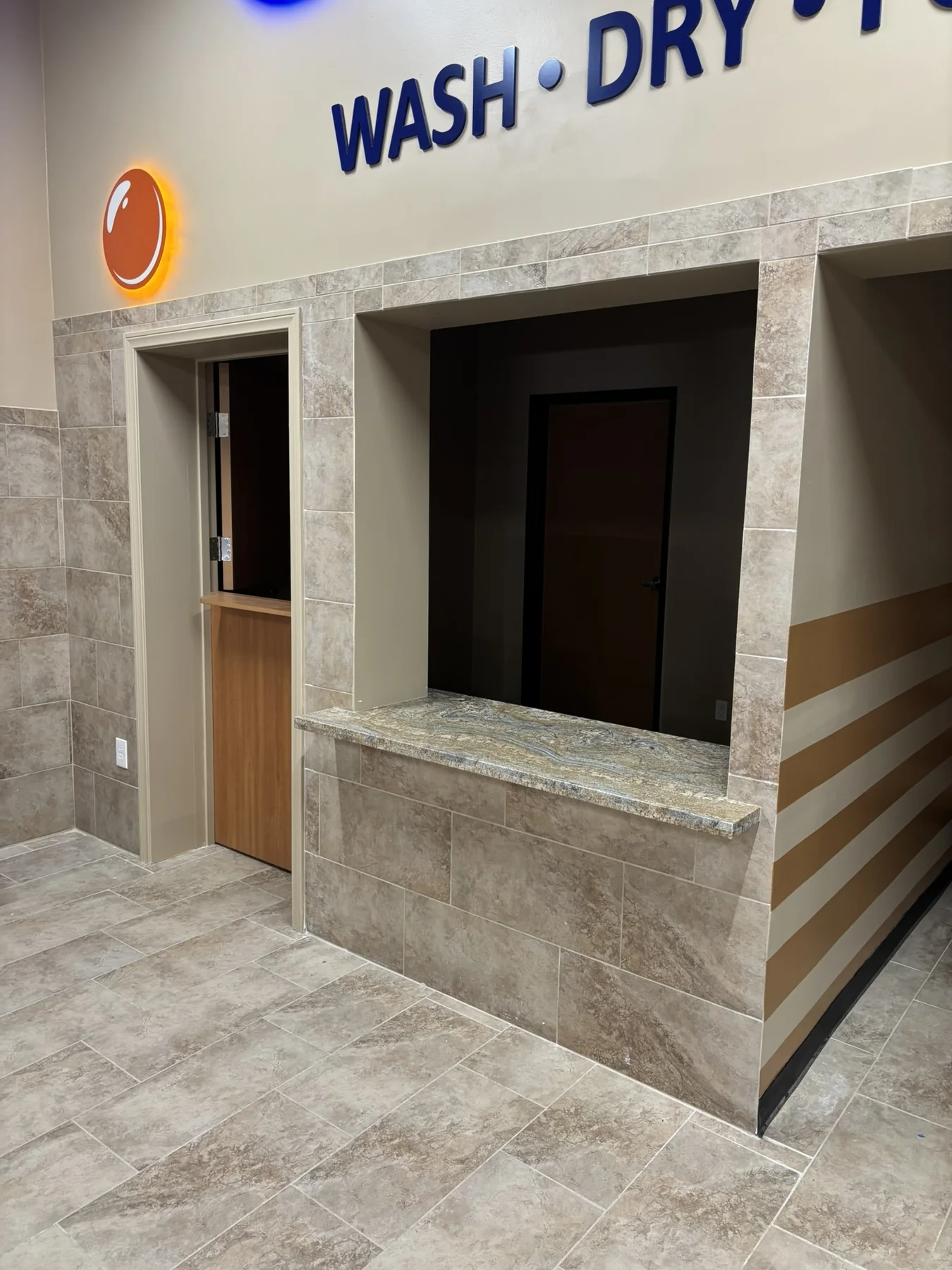 Long Beach laundromat Ã¢â‚¬â€ completed interior view — image 10