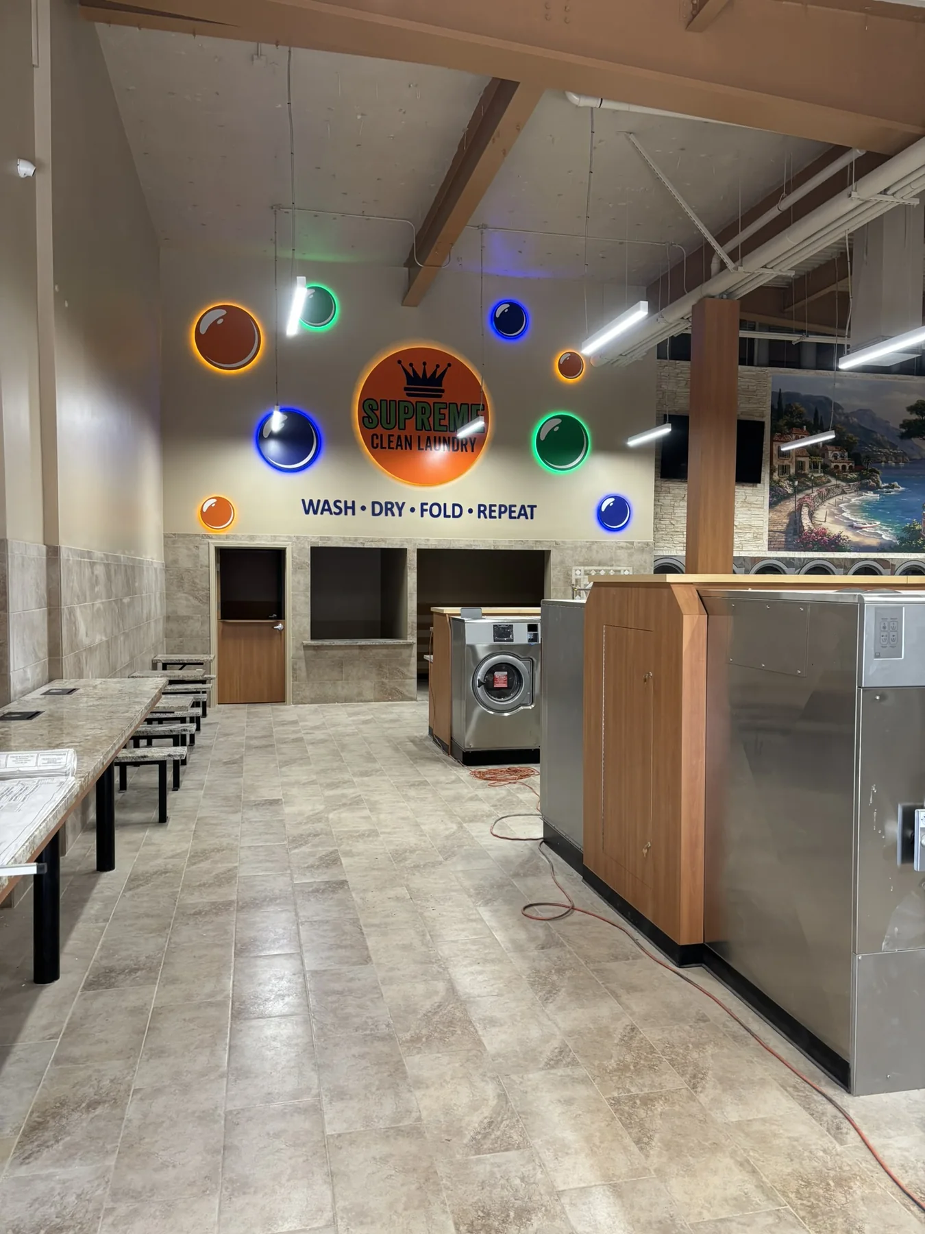 Long Beach laundromat Ã¢â‚¬â€ completed interior view — image 17