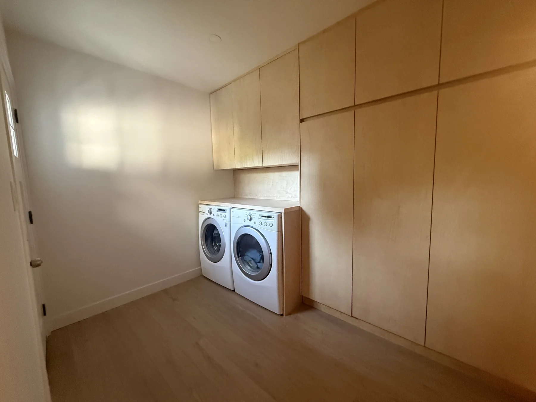 Residential Kitchen & Laundry Ã‚Â· Encino Ã¢â‚¬â€ project view — image 6