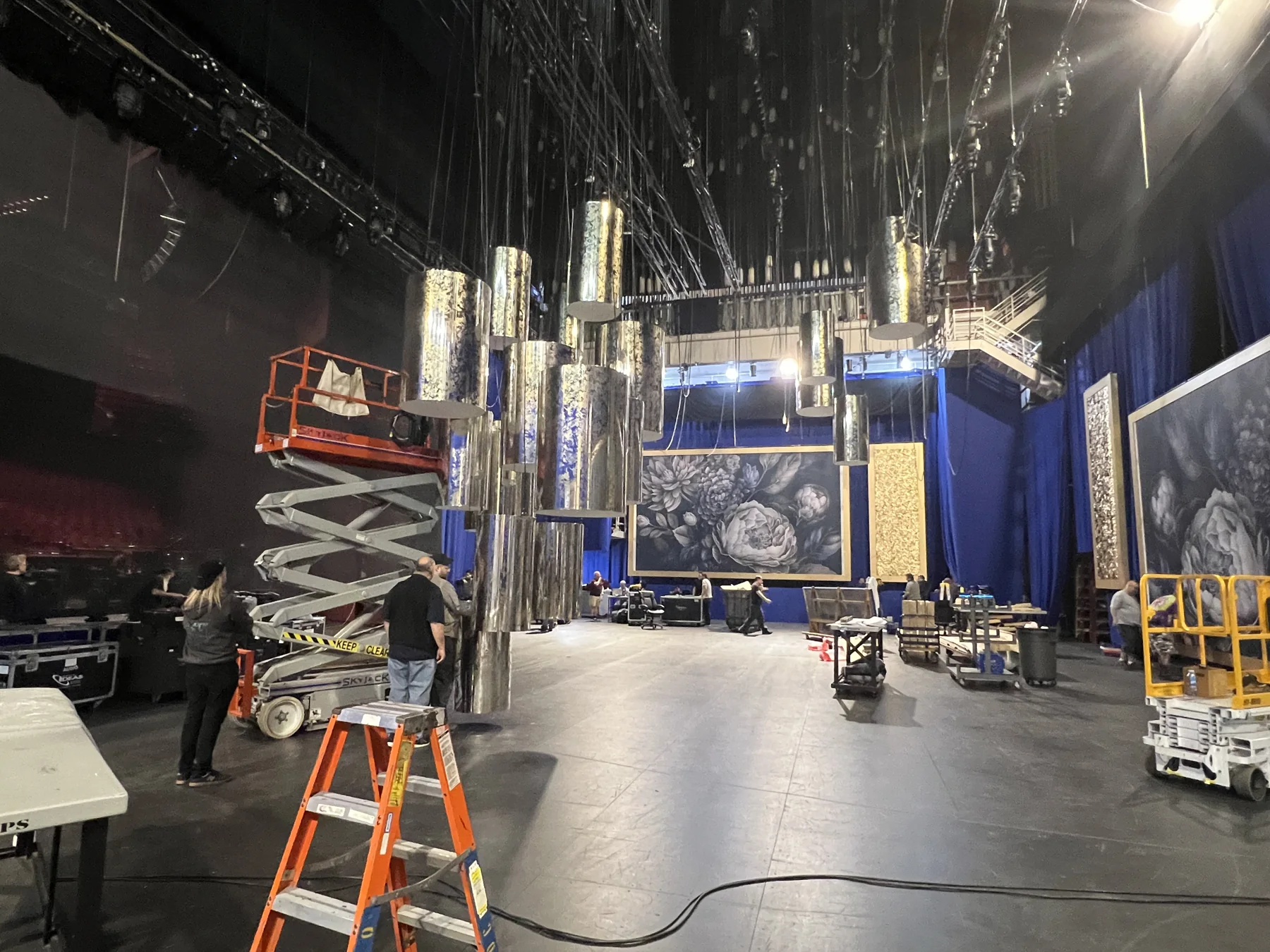 Scenic Stage Installation Ã¢â‚¬â€ project view — image 12